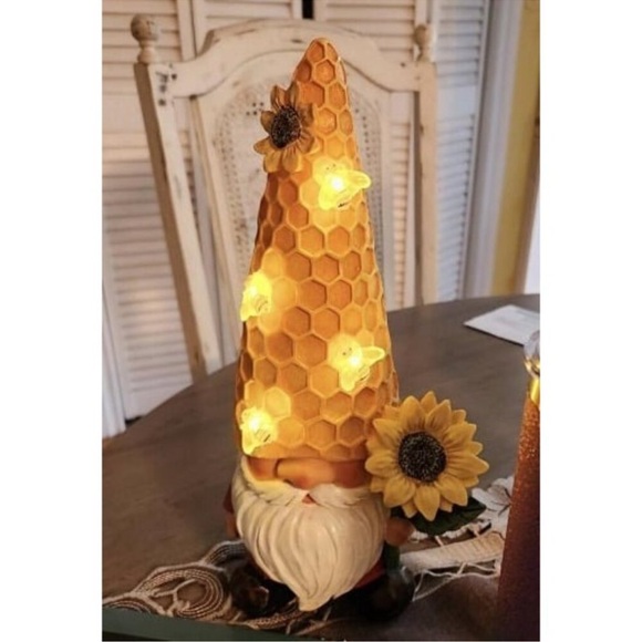New 12.3''Garden Gnomes Outdoor Statues for Garden Decor with Solar Bee Lights - Picture 2 of 2